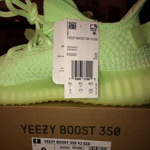 yeezy glow size 11